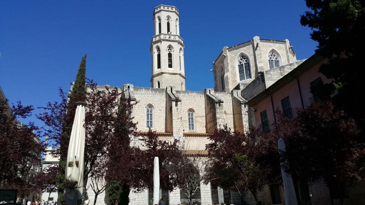 Apartamento Nuria Figueres  Luaran gambar